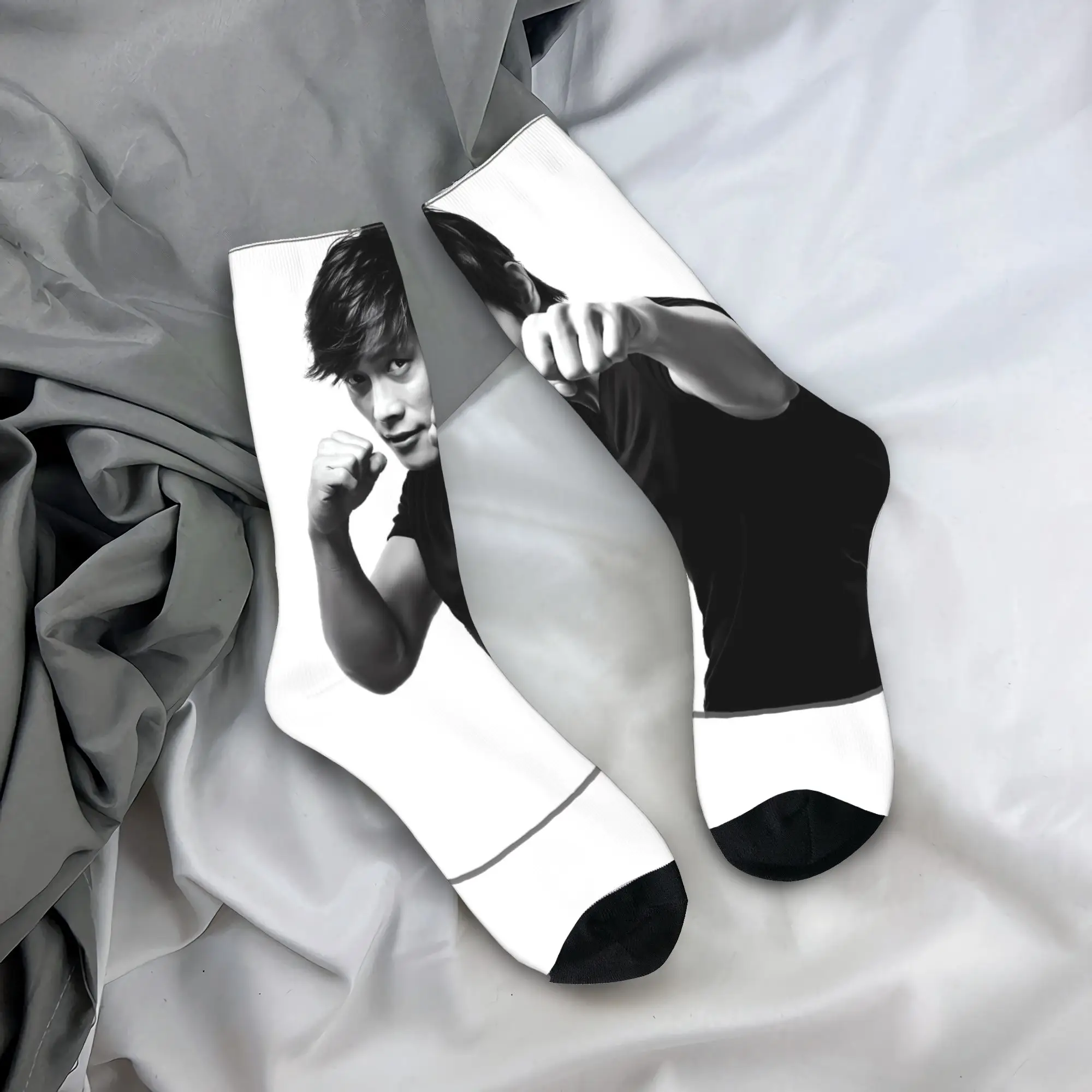 جوارب Lee Byung hun جوارب Kawaii للزوجين جوارب تسلق عالية الجودة تصميم شتوي جوارب مضادة للانزلاق