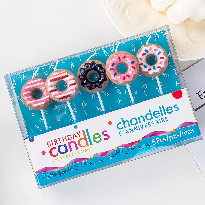 Fotografia 6: Velas de aniversário estilo Ins para meninas, donuts de morango, biscoitos com creme de chocolate, velas digitais, decorações para bolo de festa