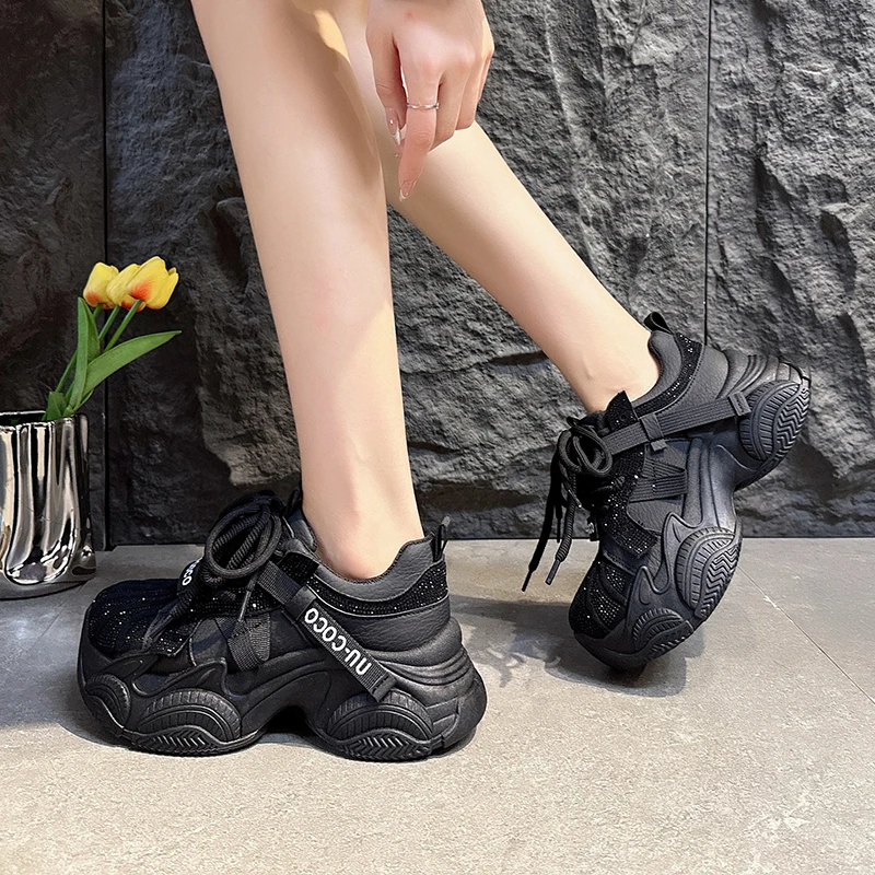 Women's Outdoor Leisure Non-slip Joker Leisure Daddy Shoes 2026 Spring and Autumn New Waterproof Platform Design Sports Shoes