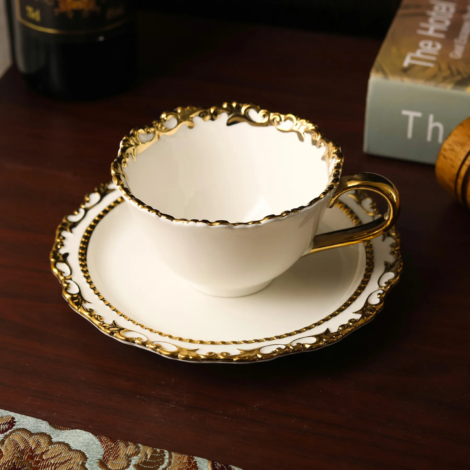 French Royal Style Vintage Gold-Plated Ceramic Coffee Cup Afternoon Tea Tableware Dessert Plate  Ceramic Plate