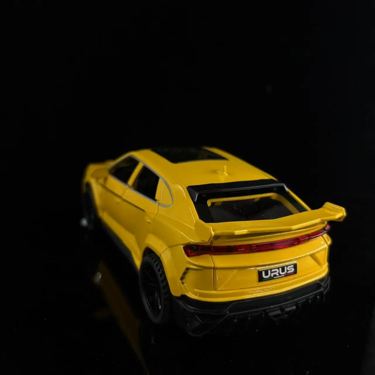 1:32 Lamborghini URUS coche deportivo simulación Diecast Metal aleación modelo coche sonido luz tirar hacia atrás colección niños juguetes regalos