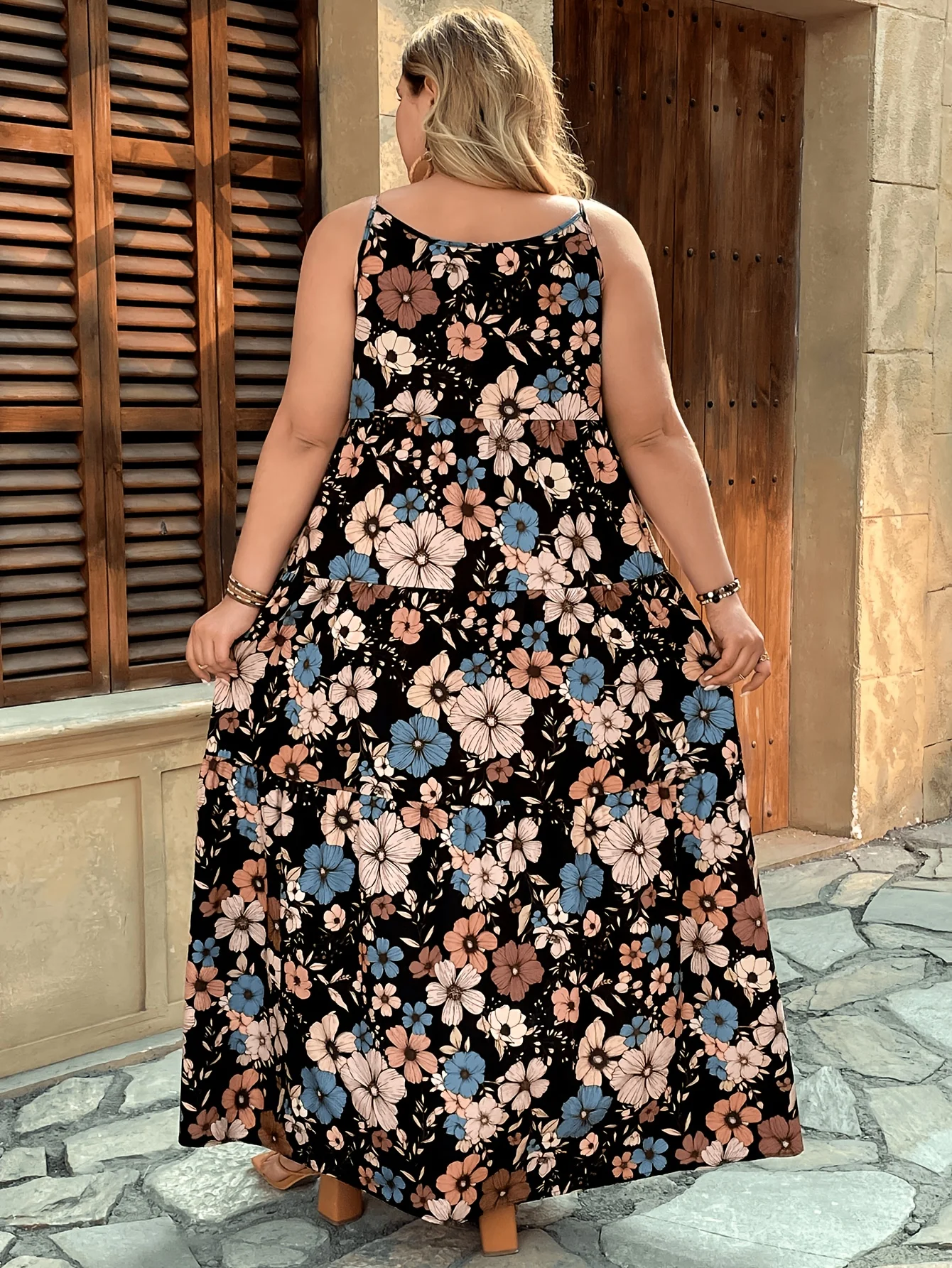 Elegant Floral Patchwork Sleeveless Maxi Dress, All-Over Printed Design, Perfect for Casual & Formal Occasions, Women's Fashion