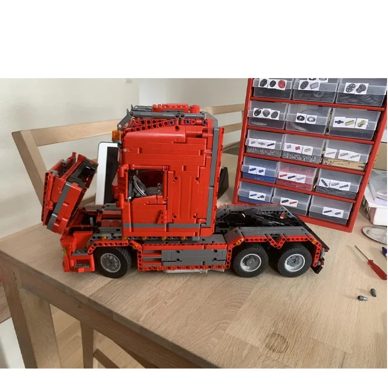 

MOC-57465 New Model Cargo Transport Truck T 580 "Torpedo" Building Block Model Puzzle Boy Kids Birthday Building Blocks Toy Gift