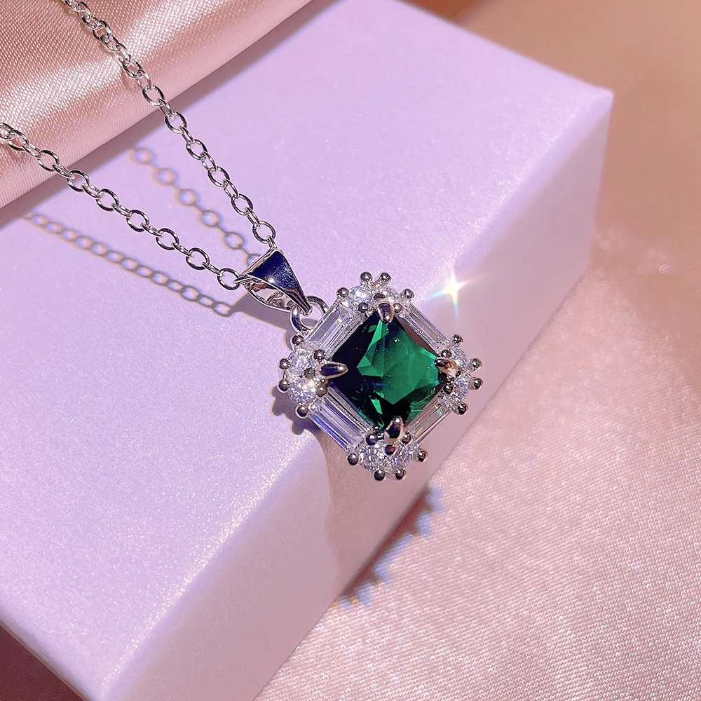 High Quality Emerald Square Set 925 Stamps Luxury Full Diamond Pendant Opening Ring Fashion Jewelry Party Wedding Gift