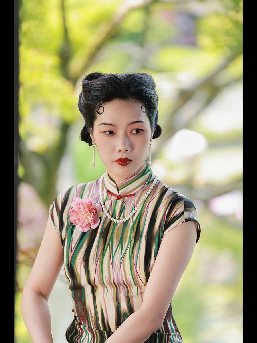 

Traditional Silk Low Slit Daily Wear Comfortable Breathable Vintage Sle Color Blo Design No Painting Version