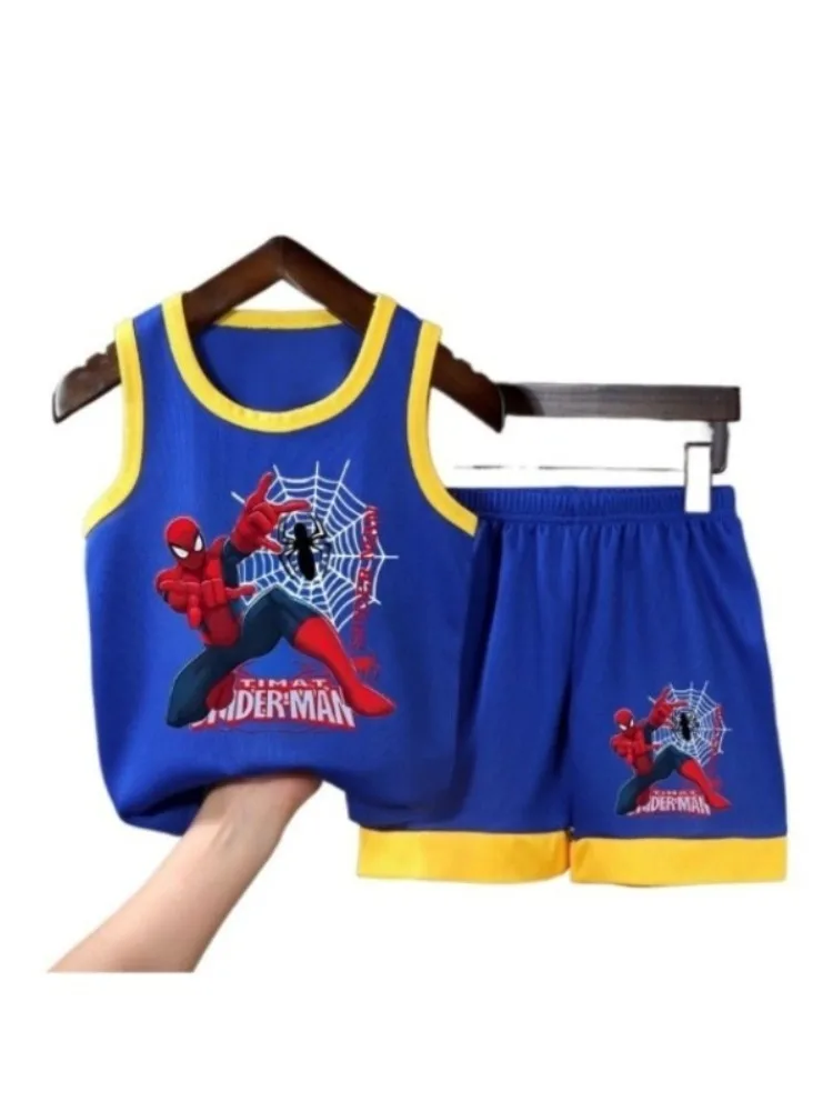 Ensemble de vêtements de basketball respirant et confortable en maille pour garçons, collection été 2026 – Tenue décontractée pour enfants, idéale pour les vacances en plein air