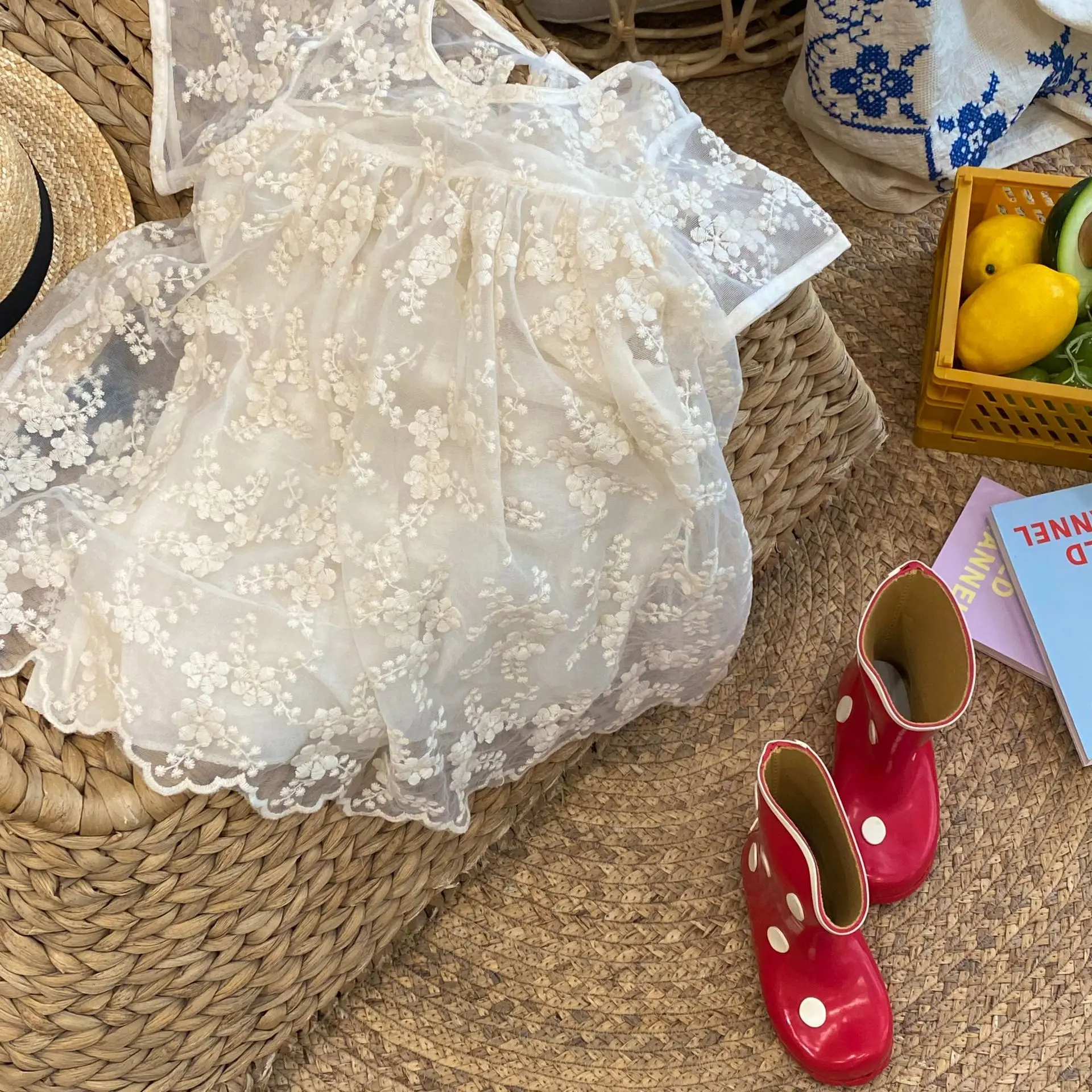 

Новинка лета 20234, простое модное и элегантное кружевное платье принцессы в Корейском стиле для маленьких девочек, платье принцессы для девочек