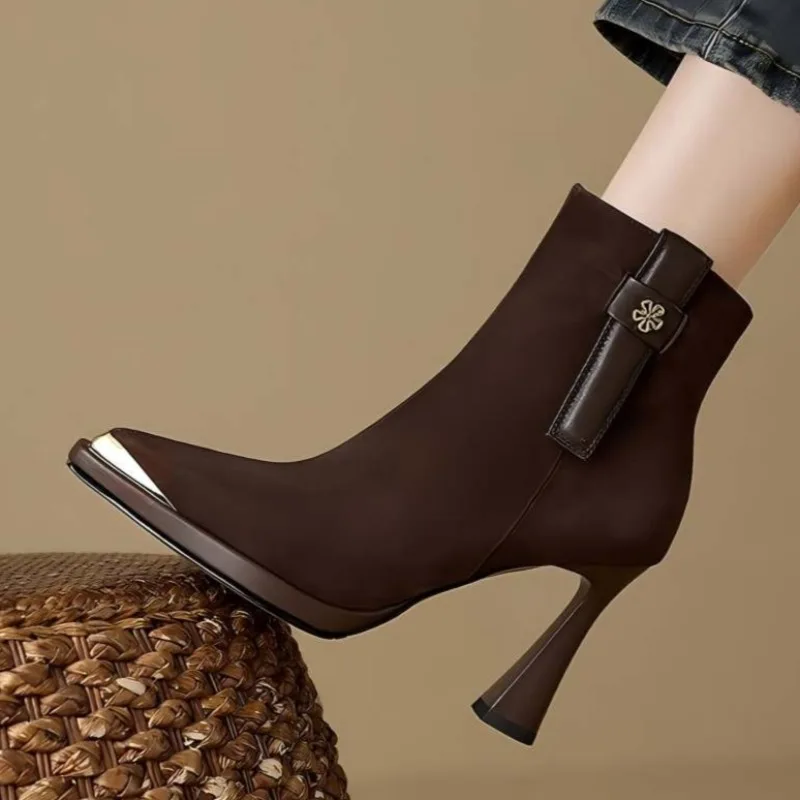 

Женские ботильоны с острым носком, элегантные туфли на высоком каблуке, новые сексуальные туфли-лодочки, зима 2025 года, замшевые готические повседневные женские туфли на каблуке «Челси»