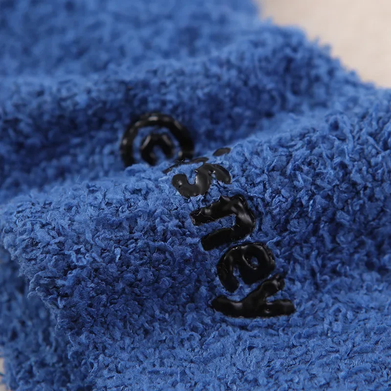 Disney Stitch Flauschige Socke Anime Winter Warme Verdickte Korallen Fleece Socken Weiche Bequeme Schlafen Stickerei Anti-slip Socken