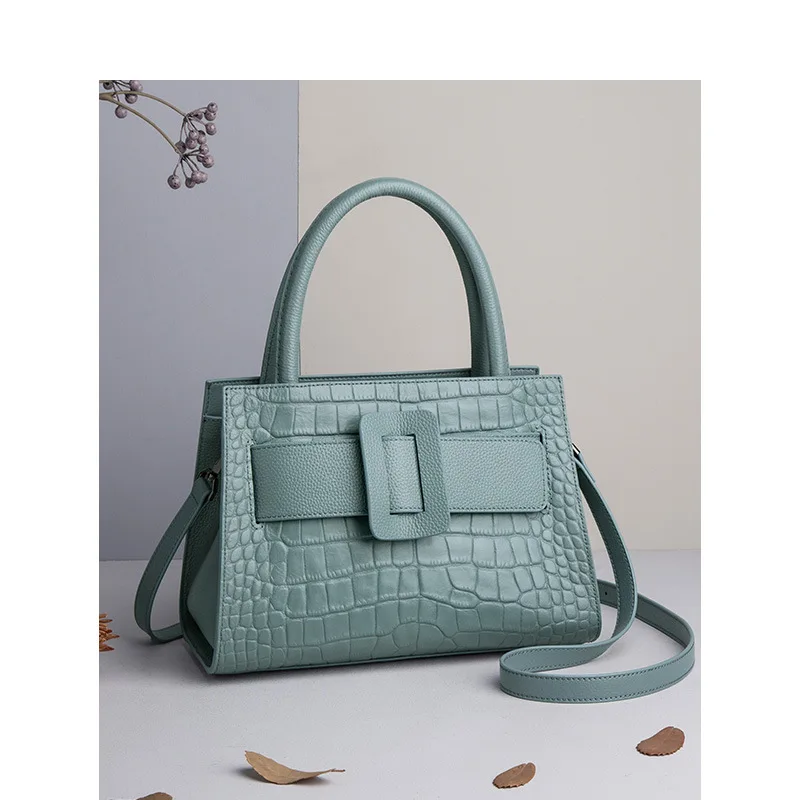 2025年新作 本革 レディース ショルダーバッグ、調節可能なストラップ付きのおしゃれで多用途なハンドバッグ、非常にシックで実用的 ​