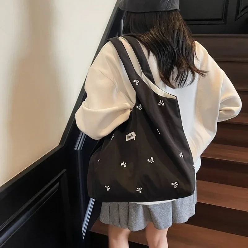 

Chic Buckled Diaper Bag Handbag One Shoulder Shopping Trip Large Capacity Exquisite Glamorous Versatile Elegant Stylish