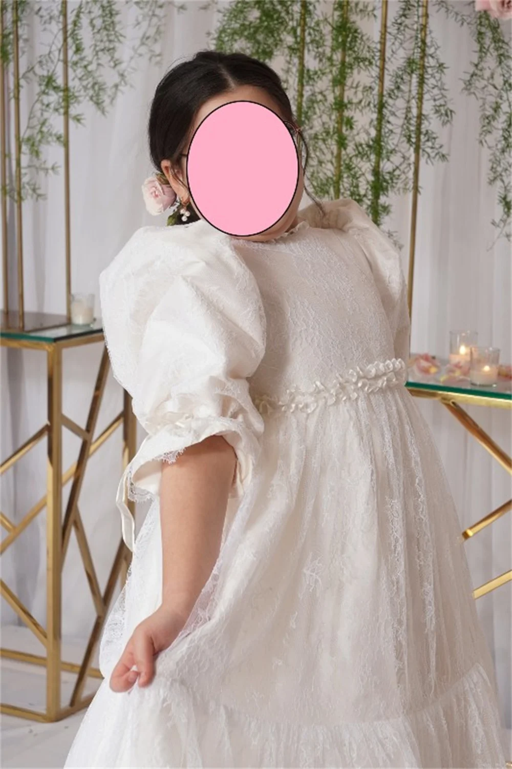 Applique renda luxo o pescoço meia manga puff primeira comunhão vestido até o chão bola longa elegante vestido da menina de flor personalizado