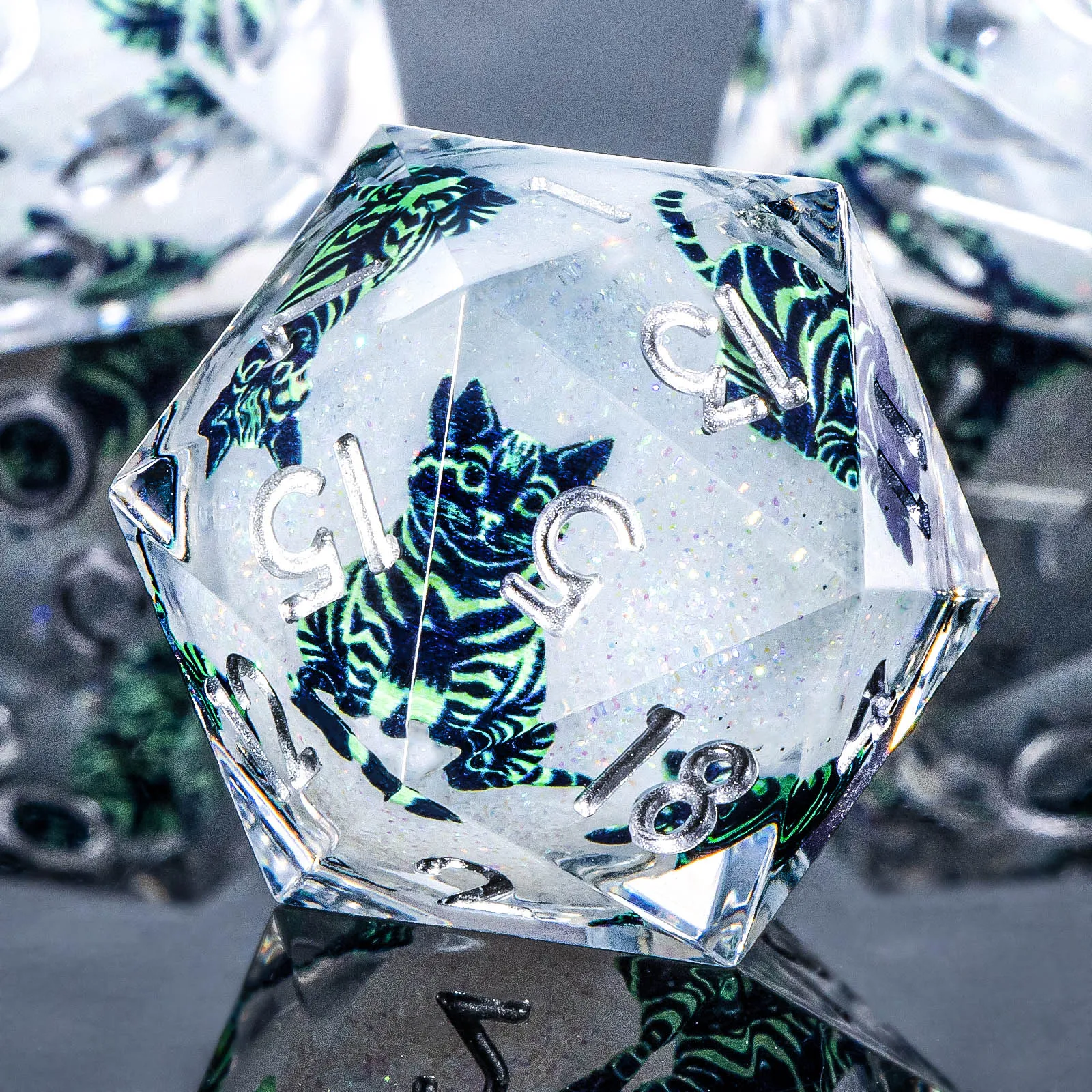 مجموعة نرد أساسي سائلة من Cat DND D&D، مجموعة نرد الزنزانة والتنين ذات الحافة الحادة، D وD لعب الأدوار D20 D12 D10 D8 D6 D4