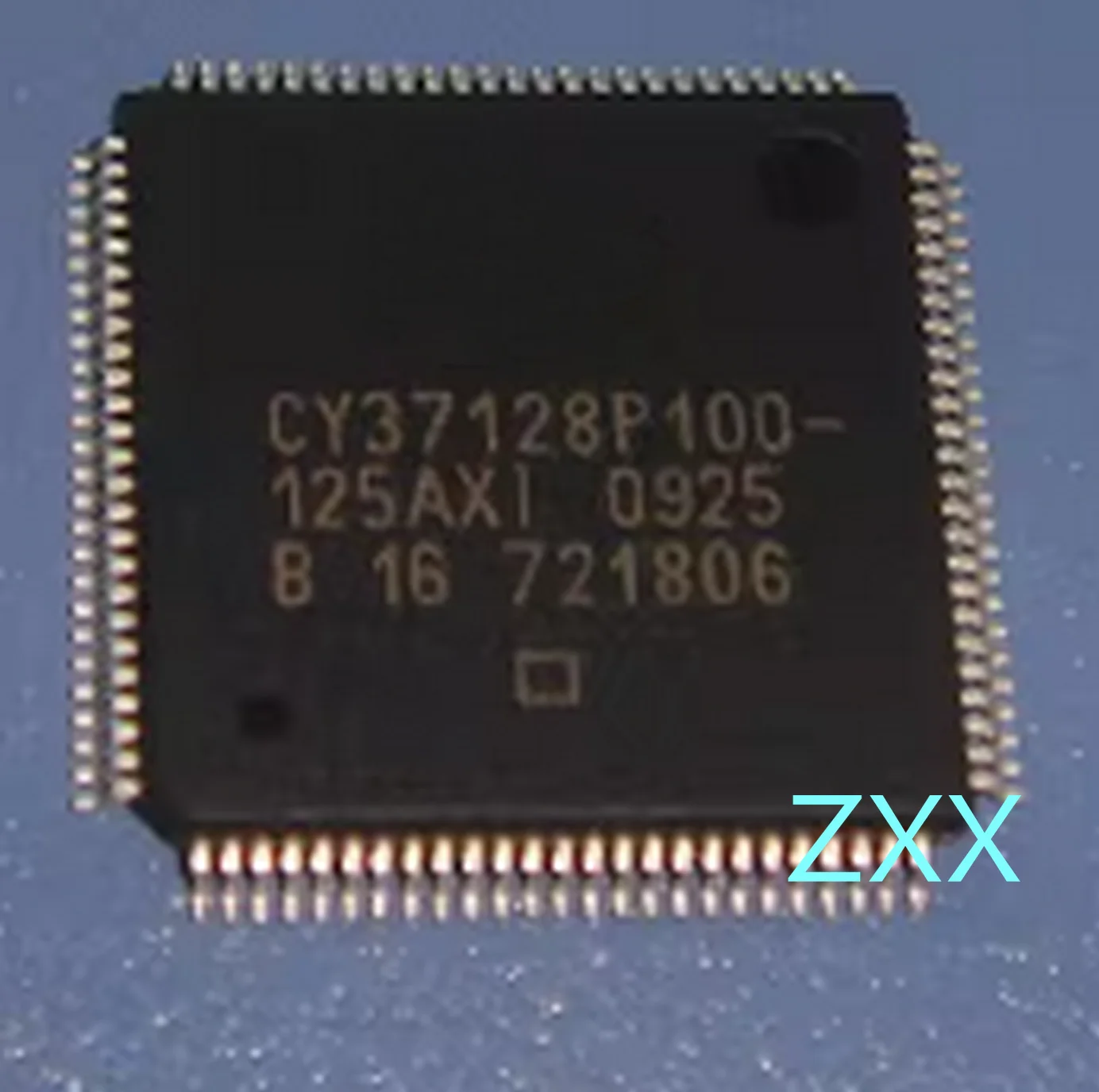

2PCS New CY37128P100 CY37128P100-125AXI qfp