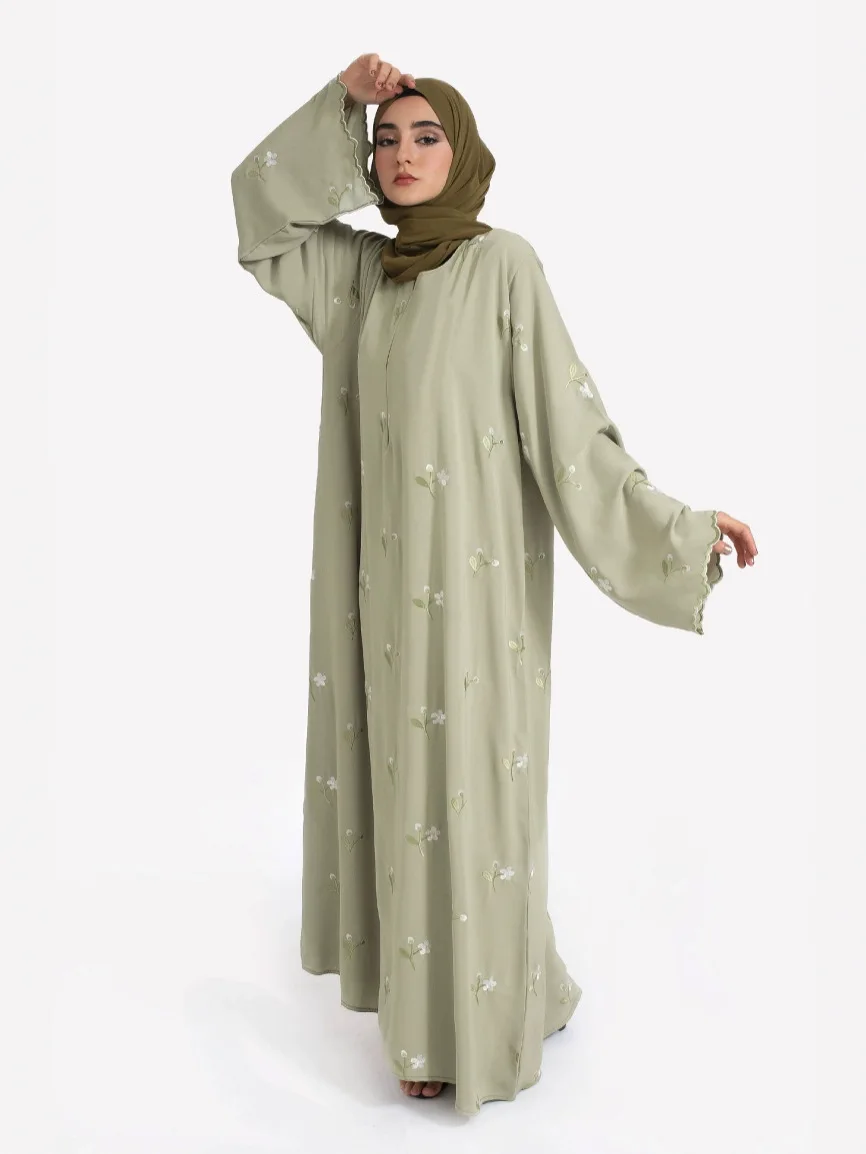 

Роскошная абайя с яркой цветочной вышивкой, скромная абайя-пуловер, удобная абайя свободного кроя, струящееся платье макси длины