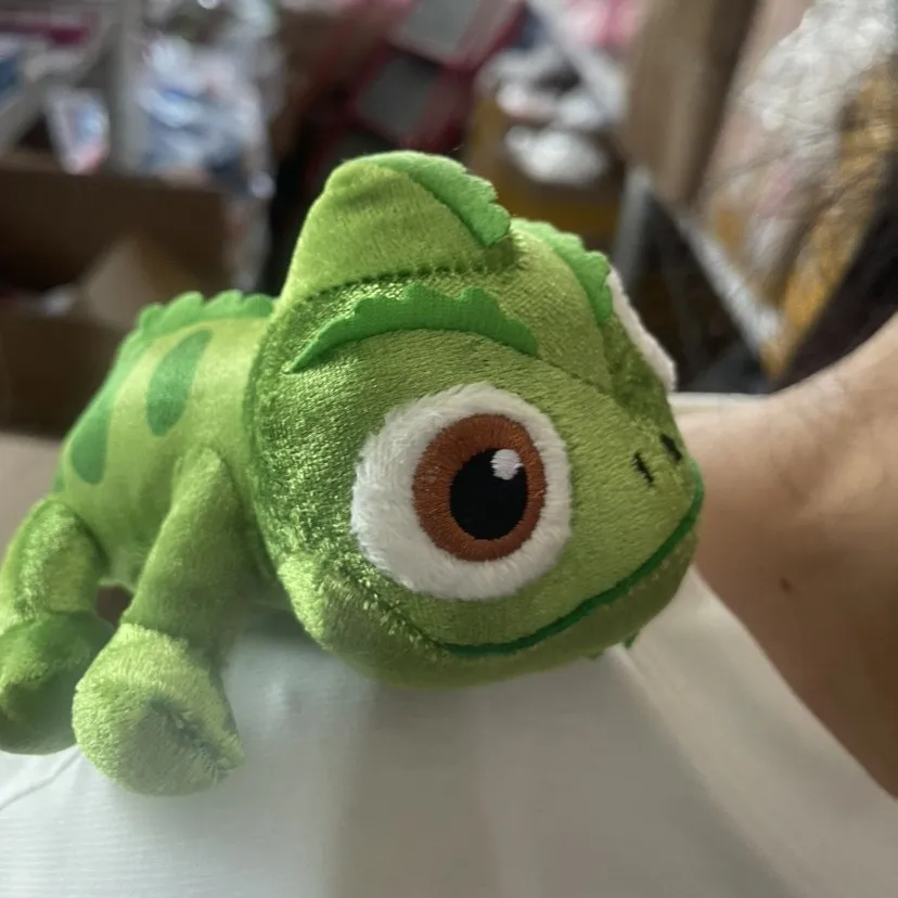 New Pascal Rapunzel Chameleon Plush Dolls 15cm Stuffed Animals Pascal Rapunzel Shoulder Plush Toys Kids Gifts Xmas Gift view 2