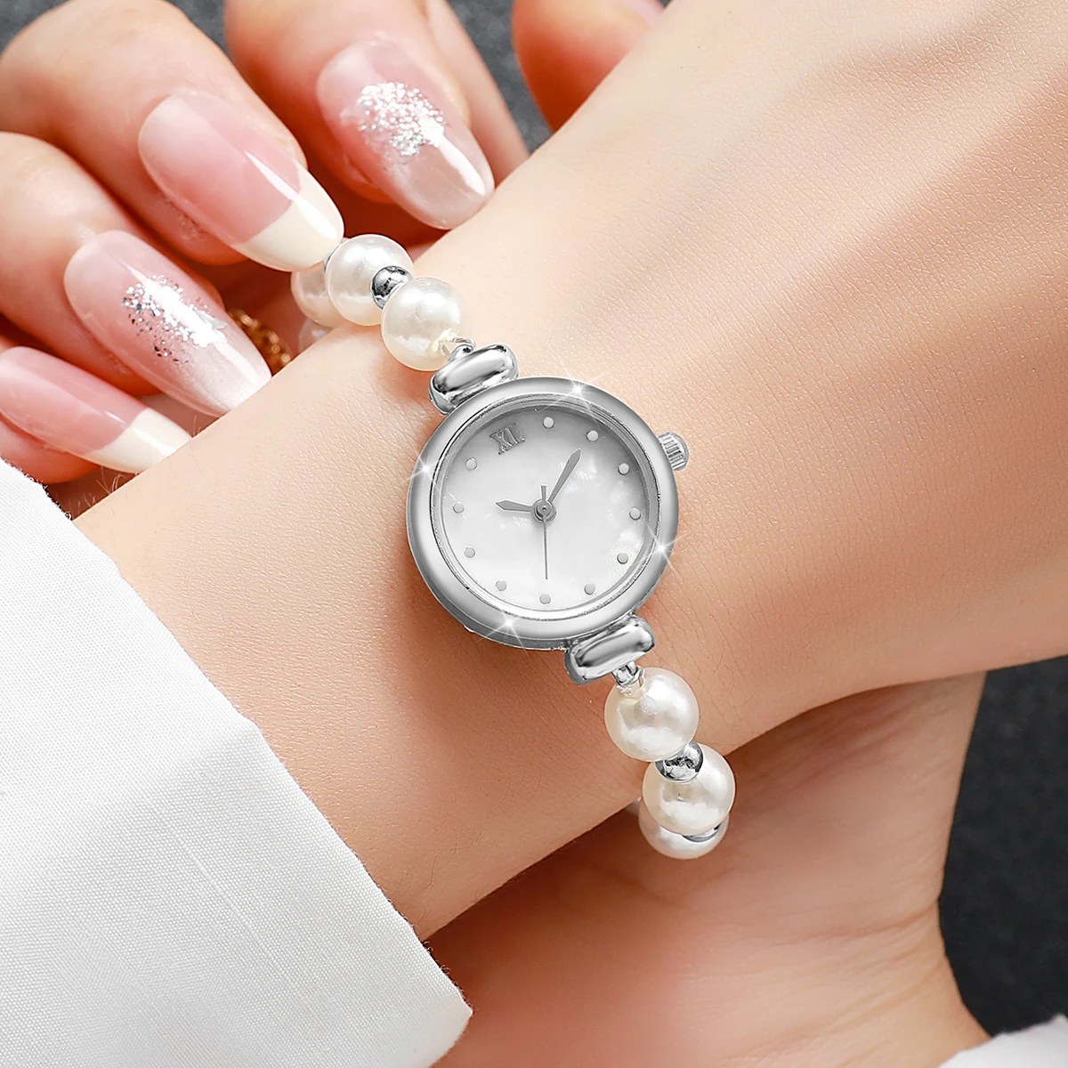 แฟชั่นขนาดเล็ก Roma Dial ผู้หญิงควอตซ์นาฬิกาไข่มุกสร้อยข้อมือนาฬิกาข้อมือสําหรับสุภาพสตรี Reloj Mujer (ไม่มีกล่อง)