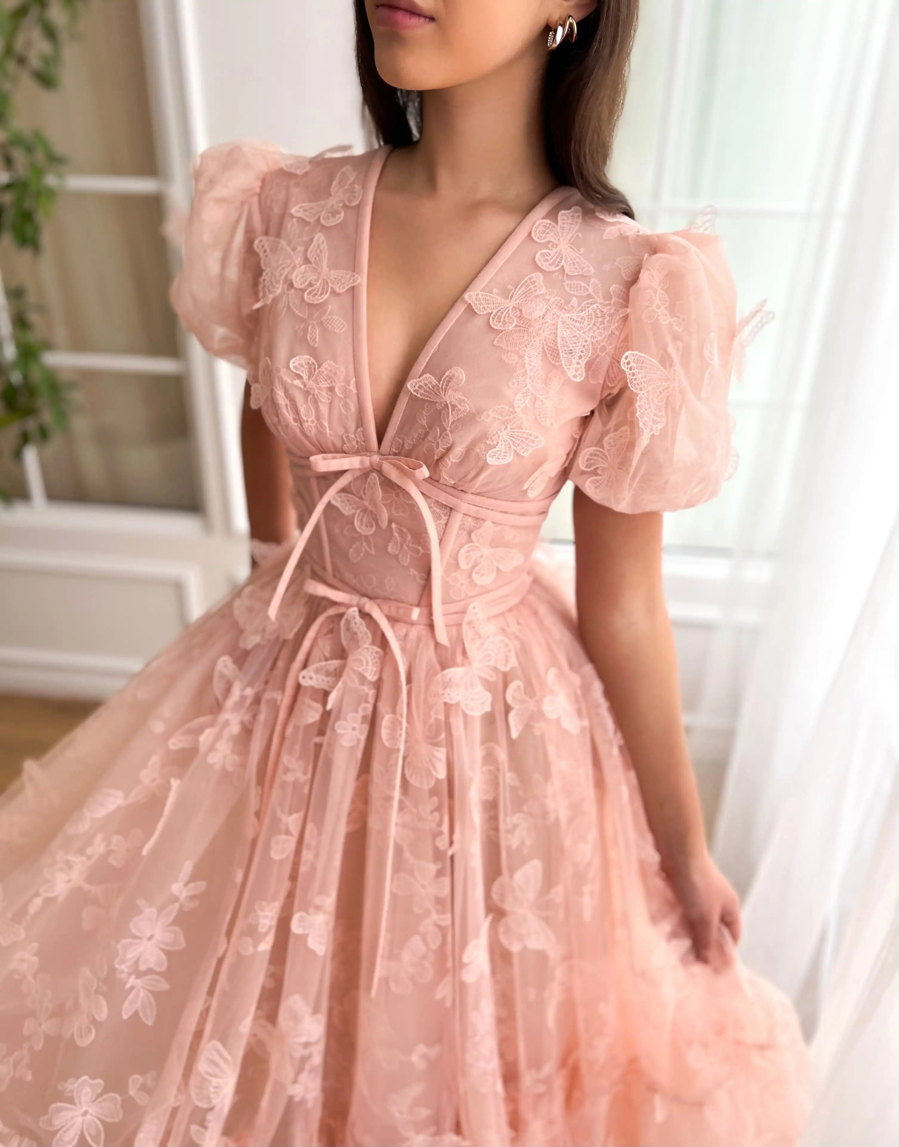 Tulle V-neck Short Sleeve Homecoming Dresses Butterflies Appliques A-line Tea-Length Princess Dress Teen's Birthday Party Gowns