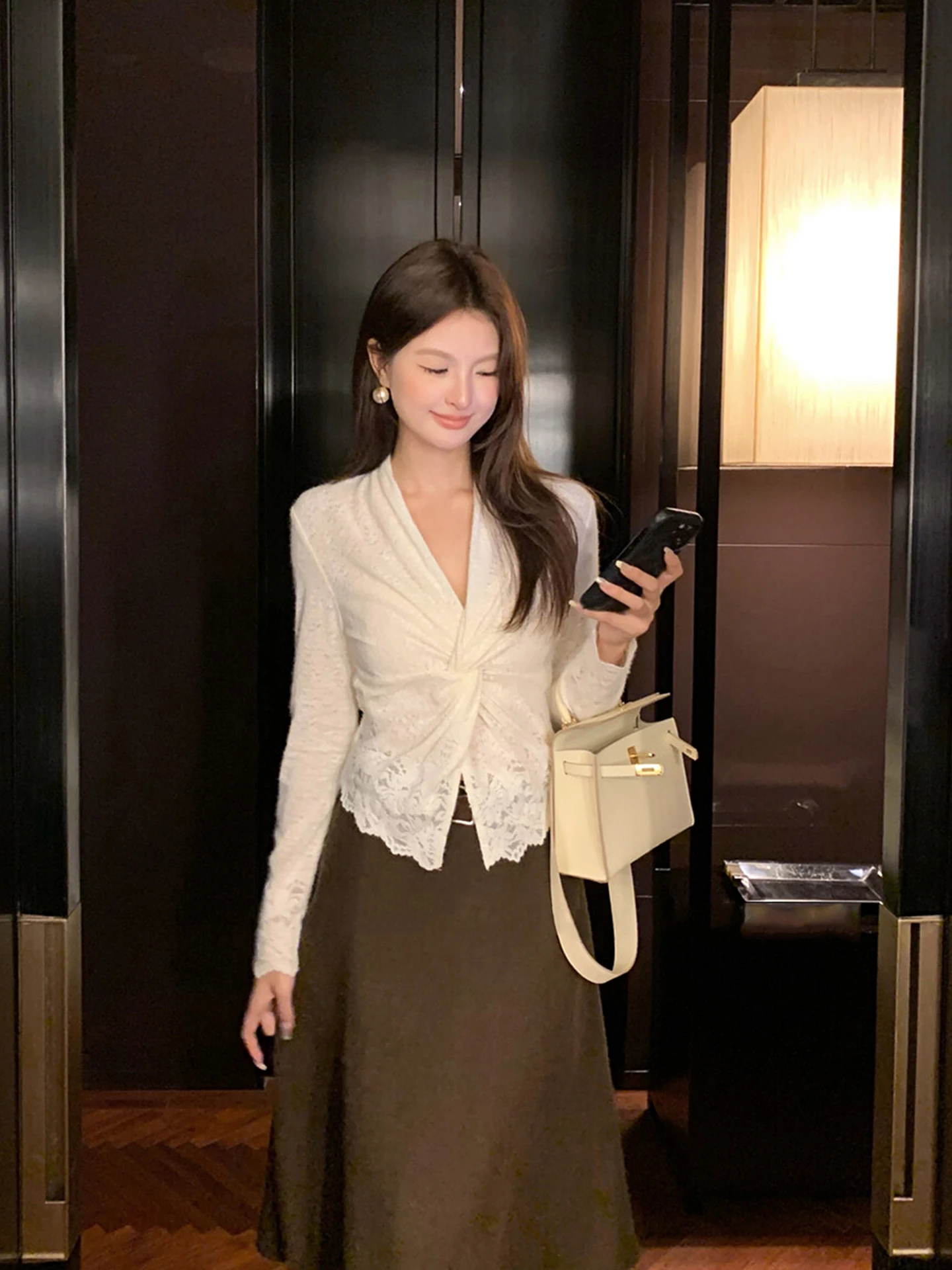 

Женский зимний вязаный топ ChuQing с романтическим узлом, кружевными вставками и разрезом, из бархатной ткани, облегающий, с длинными рукавами