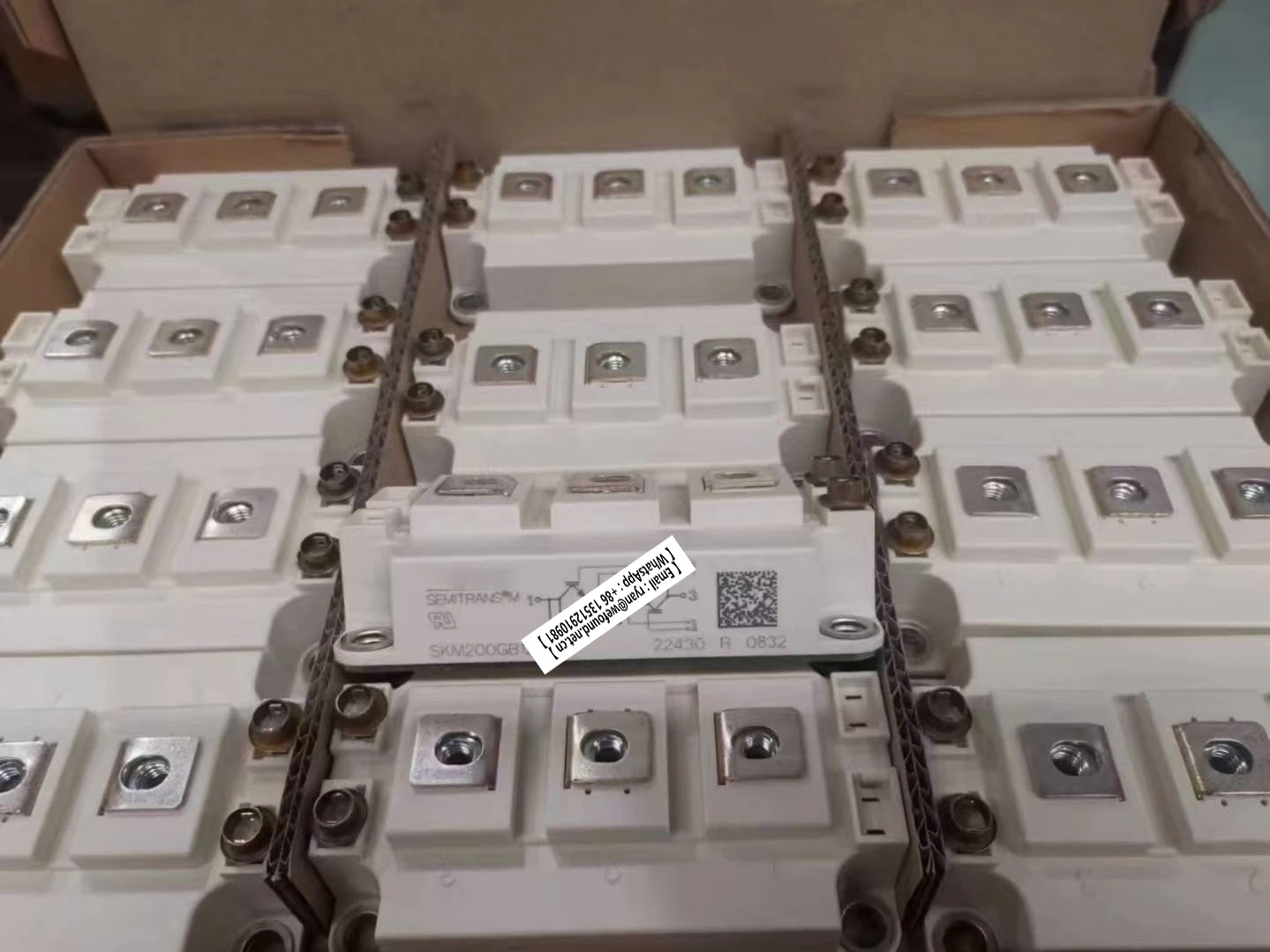 

SKM400GB12E4 , SKM400GAR12E4 , SKM400GAL12E4