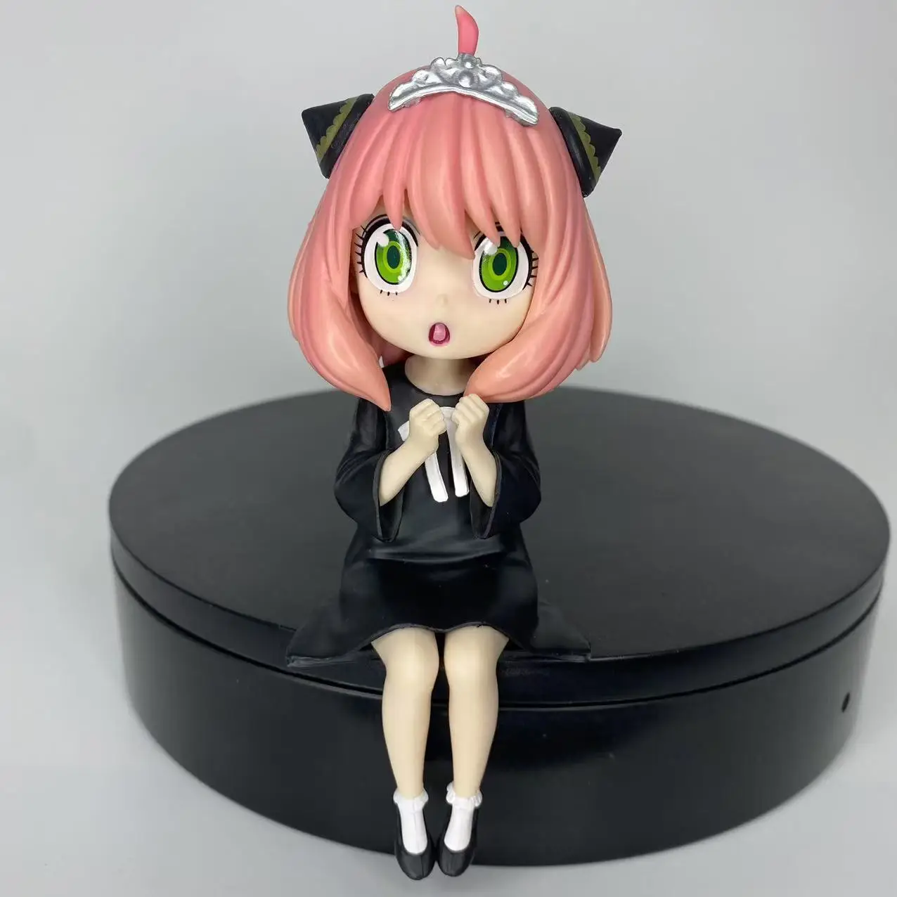 アニメプリンセスアニア置物飾りスパイままごと美しい座り姿プリンセスモデルコレクター用