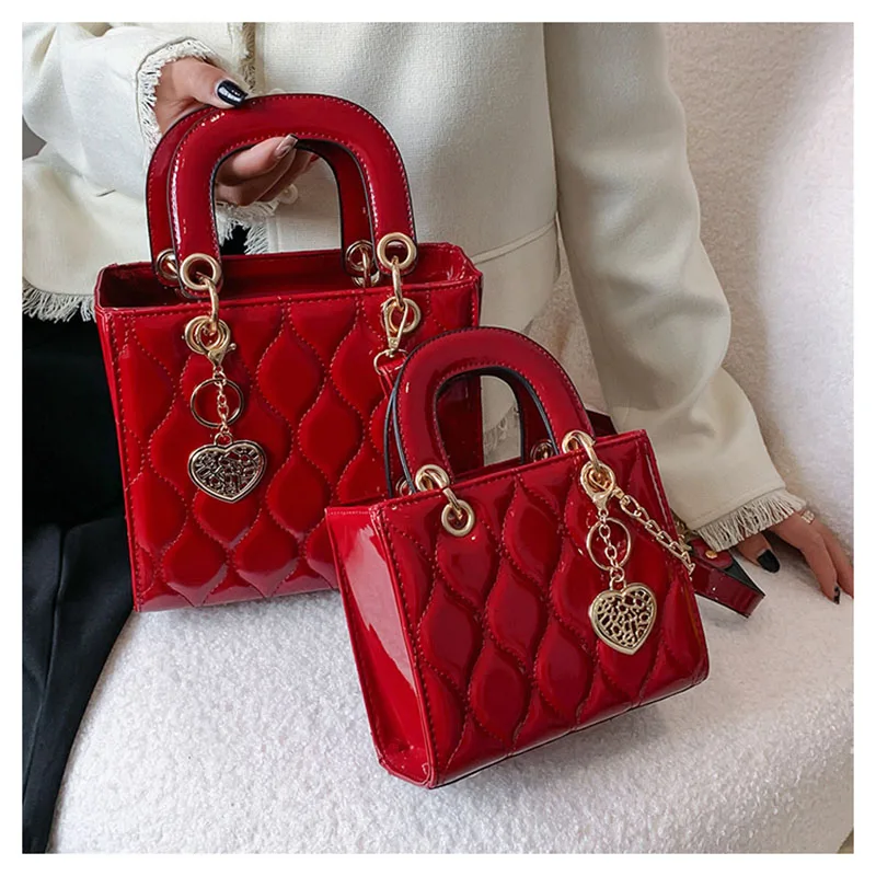 High Quality Burgundy Patent Leather Glossy PU Crossbody Bag 2024 New Ladies Texture Love Pendant Handbag Party Underarm Bags