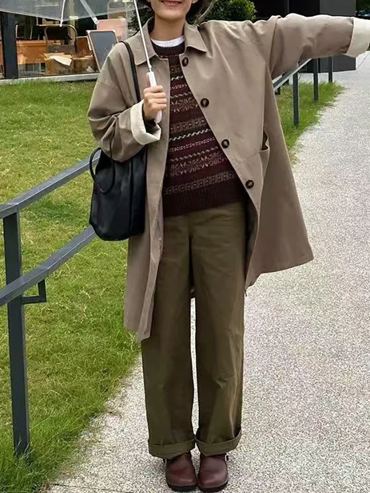 

A simple lapel mid-length trench coat for women, fashionable, loose and casual overcoat, for spring and autumn commuting