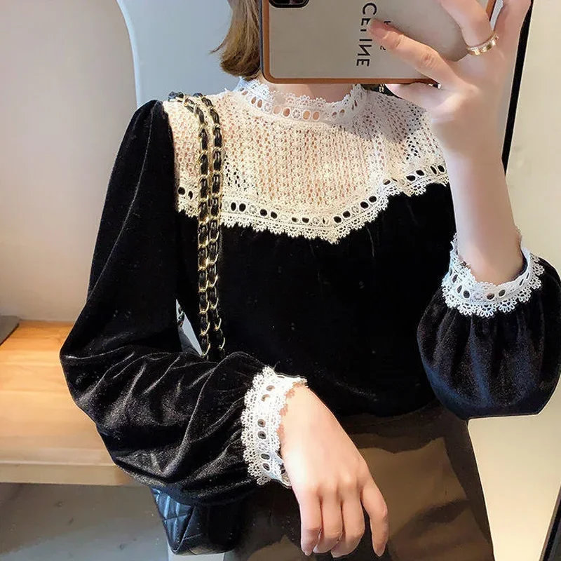 

Lace Patchwork Golden Velvet Tops Tees Spring Autumn Long Sleeve V Neck Solid Loose Pullovers Temperament Fashion Women Clothing