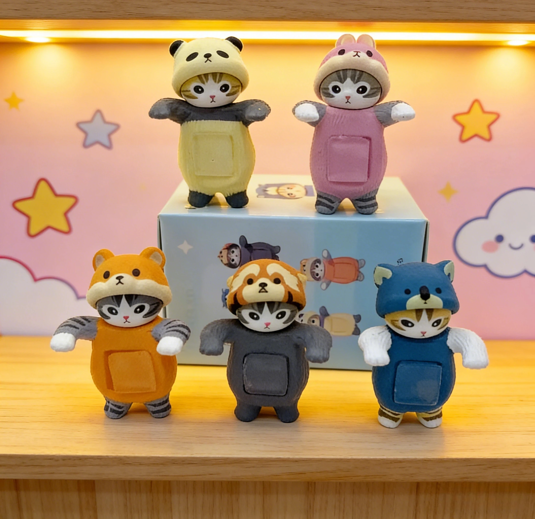 

Новая коллекционная фигурка кошки в позе лежащей на животе, в стиле Blind Box, декоративная мини-фигурка животного в костюме, модная игрушка для фанатов, подарок для коллекционеров