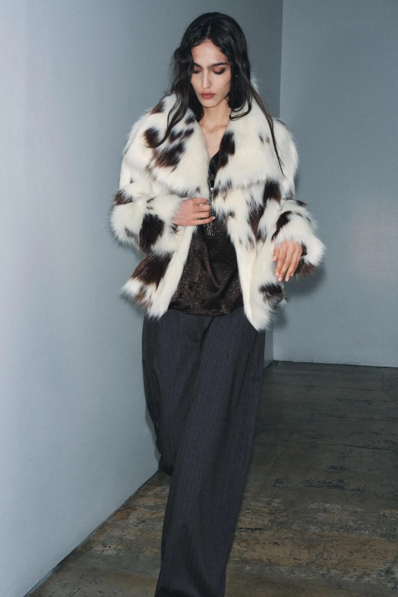 Fashionable Winter Outerwear Women's Fake Fur Jacket Leopard Print Versatile Stylish Long Sleeve V-Neck Loose Fit No Brand