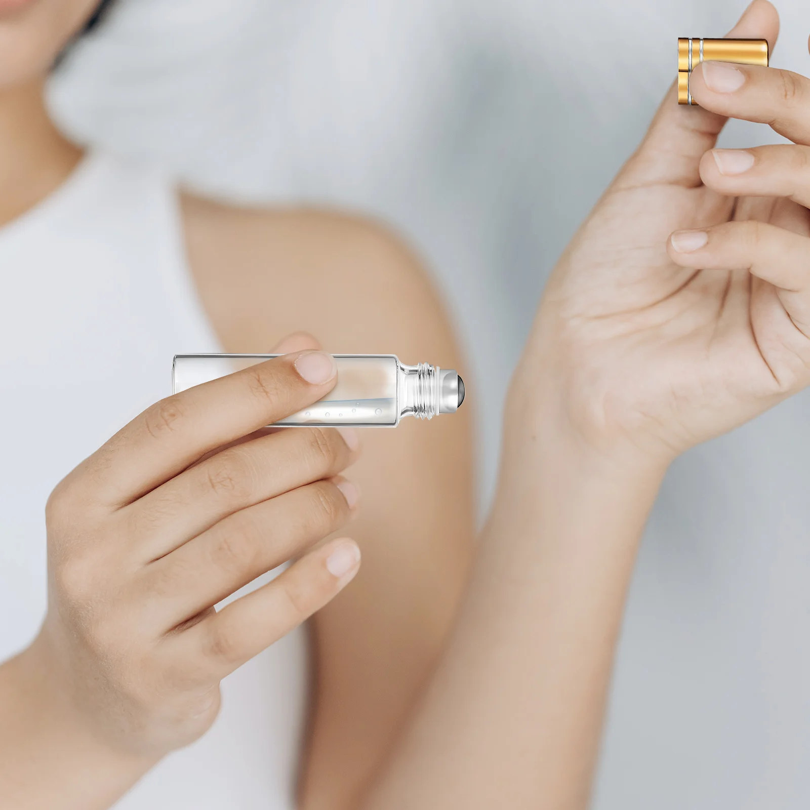 

15Pcs Glass Roller Bottles Set High Grade Empty Essential Oil Bottle Compact Lightweight Roller-on Containers for Essential