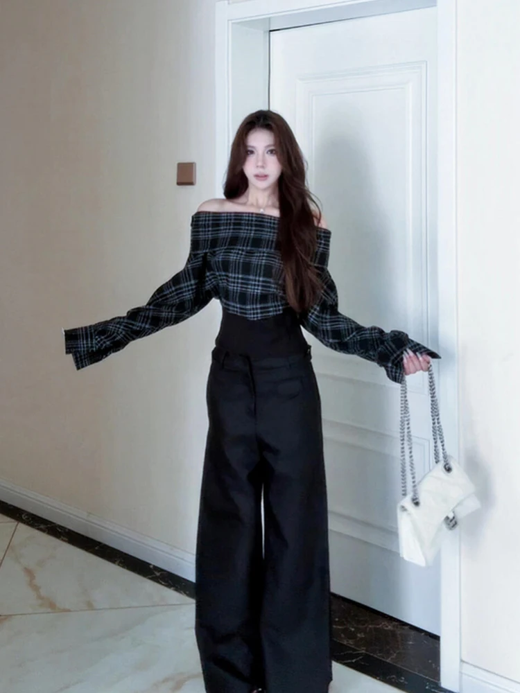 

Retro American Plaid One oulder Long Sve Women's irt Early Autumn 2025 New Design oulder Exposure Top