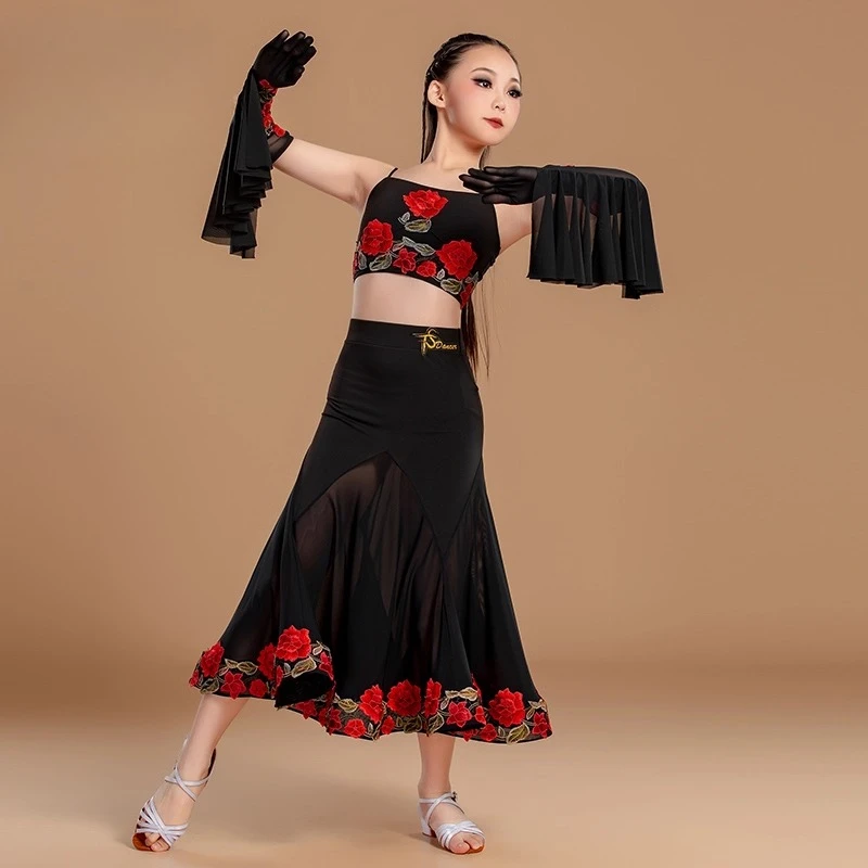 Robe de danse latine professionnelle pour filles, tenue d'été en dentelle brodée de style ethnique, col licou, tenue d'entraînement, nouvelle collection