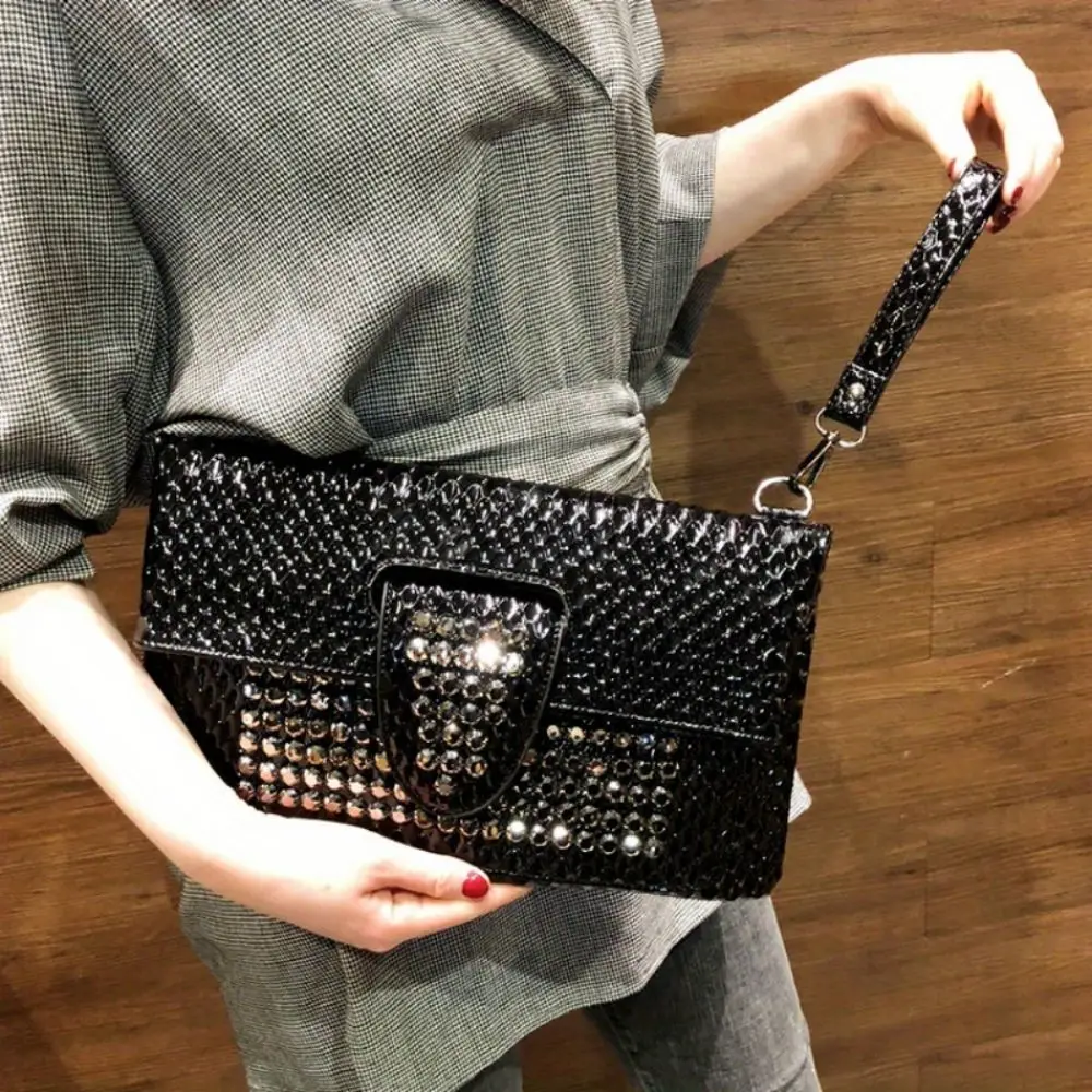 Women\'s Fashion Banquet Bag with Diamond Rivet Gothic Handbag Large Capacity Envelope One Shoulder Crossbody Handbag