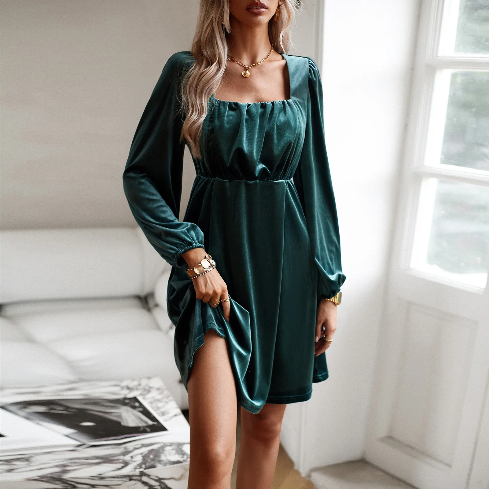 벨벳 스퀘어넥 드레스 2025 가을 겨울 여성 우아한 숏 스커트