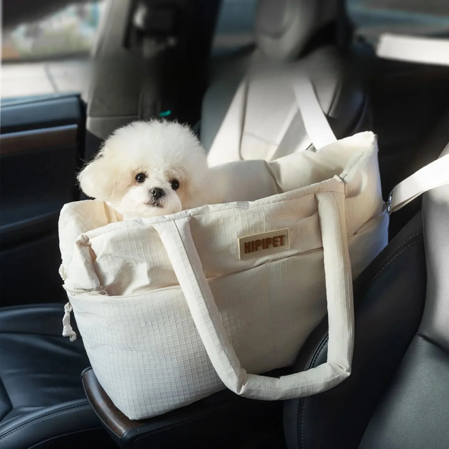 

Dog Car Seat Pet Carrier with Adjustable Safety Leash for Small Dogs Puppies Cats,Portable Center Console Dog Car Seat