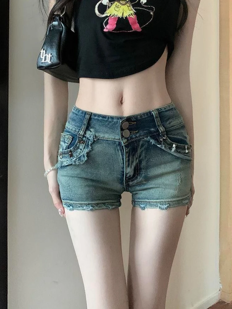 

Rivet Shorts Women Bodycon American Style Vintage Denim Streetwear Y2k Gothic Harajuku Ins Retro Casual Aesthetic Hipster Summer