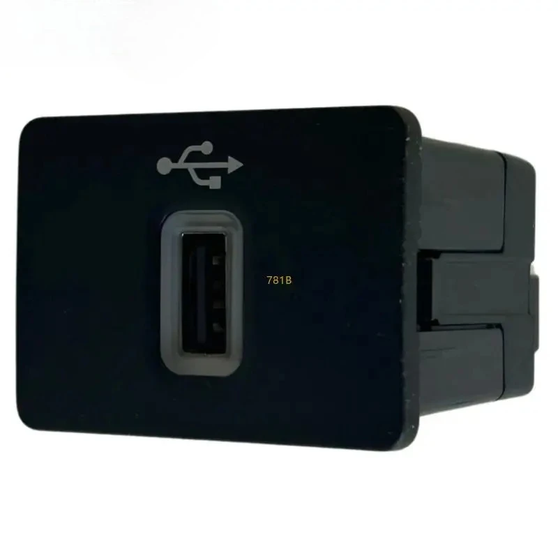 Vehicle Media Interfaces With 2.4A Charging And Anti Interference Circuit Design HS7T-14F014-AC for Navigation Display