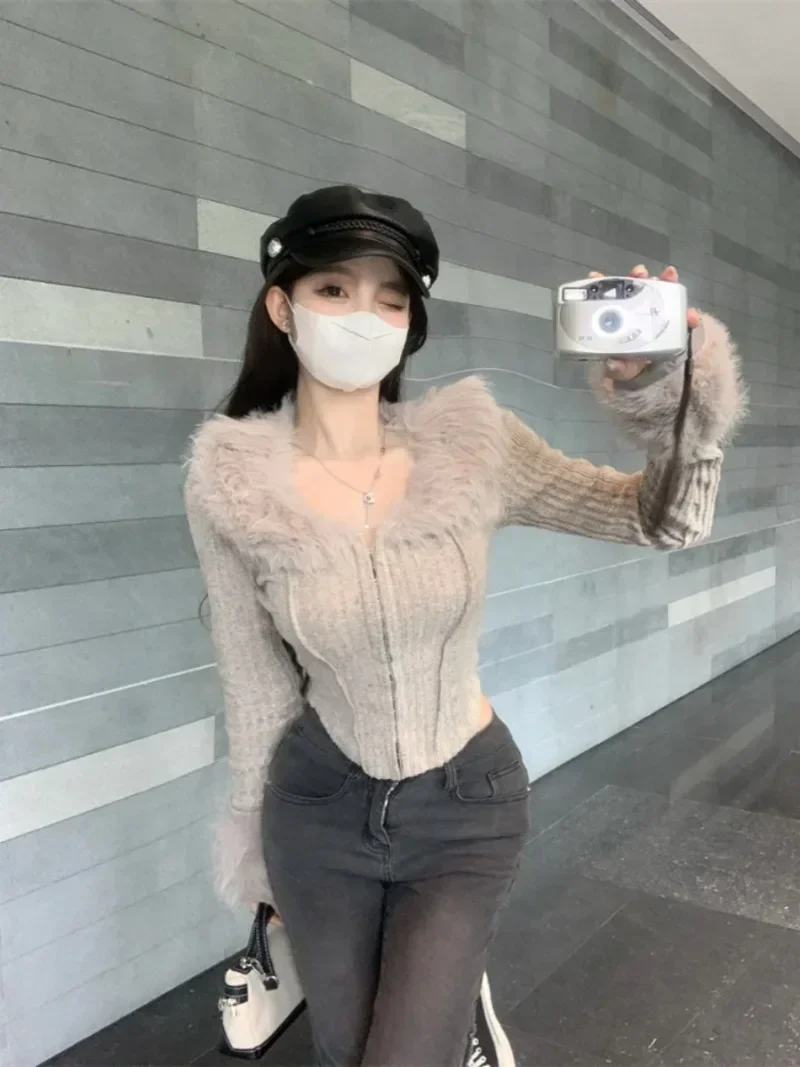 Cardigan court gris avec col en fourrure irrégulier, manches col en V, pull Sexy, hauts Pull, veste tricotée Chic rétro Y2k Zip, nouvelle collection