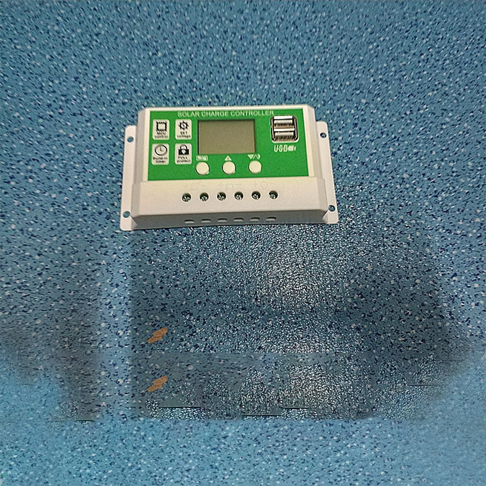 

12V 20a Solar Generator Charge Controller LCD Dual USB Ports for Lithium Batteries White Solar Controller