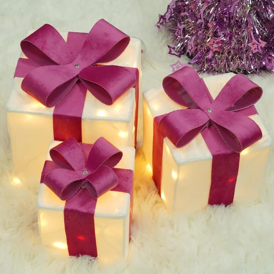 Set Of 3 Lighted Gi…