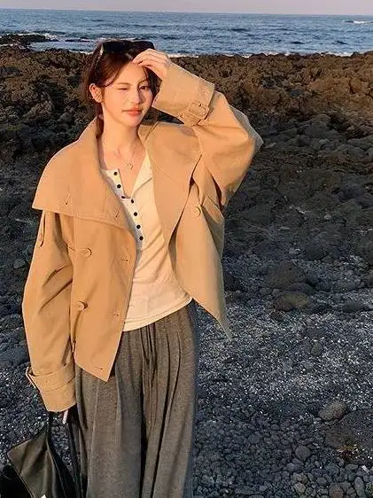British Style Short Loose Women's Coat Double Breasted Kaki Color Stand Collar Spring Autumn High Quality Fashion Outerwear