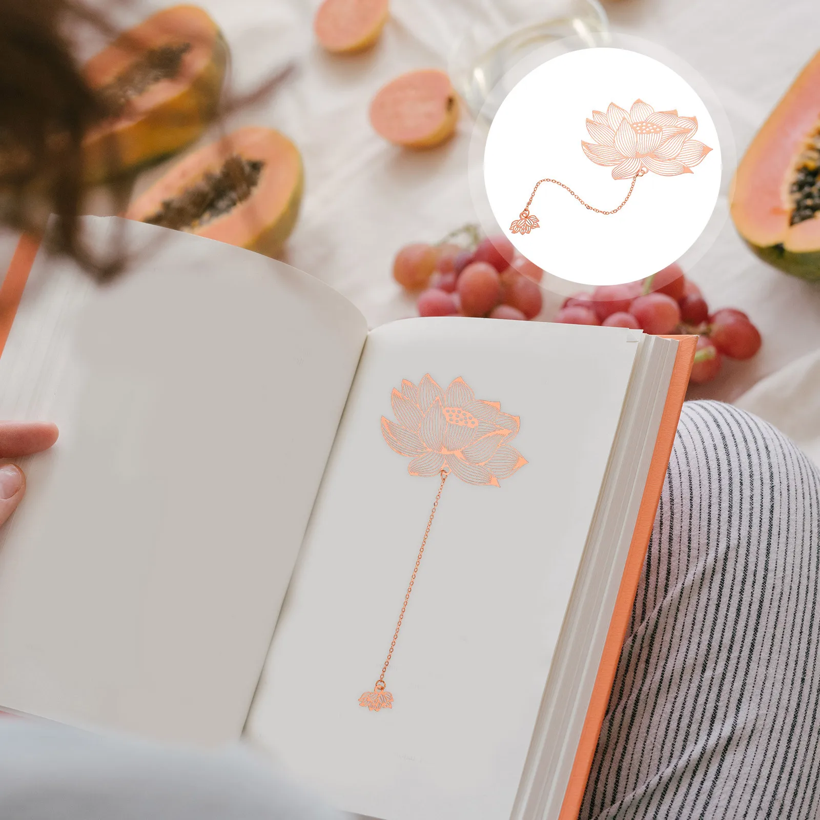 

Vintage Metal Lotus Bookmark Good Workmanship Hollow Flower Pendant Book Lover Decor Accessory Metal Bookmarks