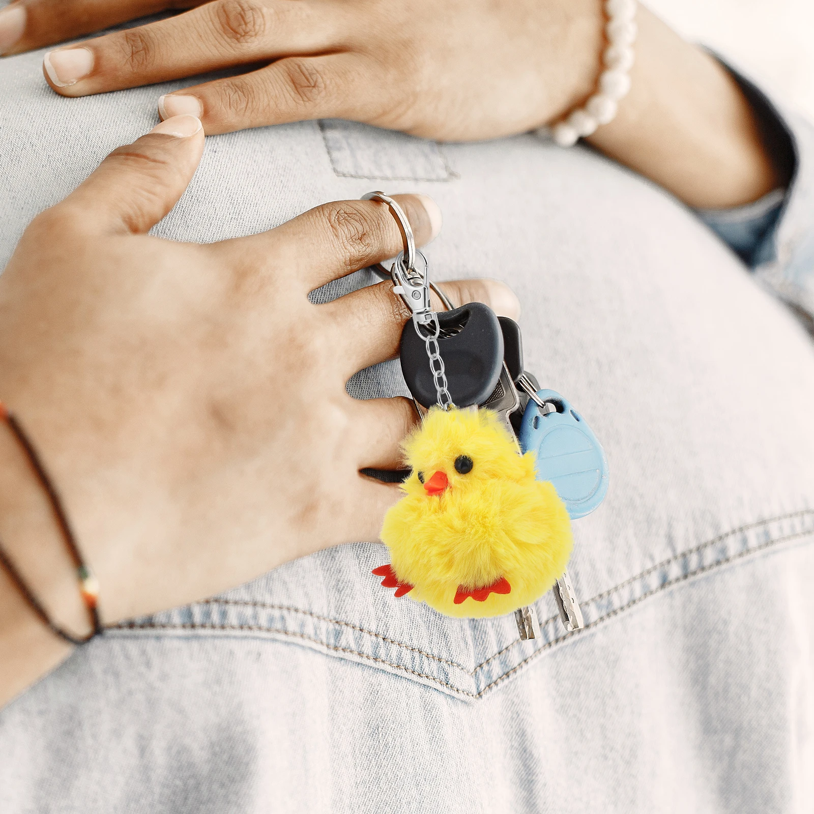 พวงกุญแจเป็ดเหลืองน่ารัก 10 ชิ้น สำหรับผู้หญิงและเด็กผู้หญิง ใช้ได้ทุกวัน ตกแต่งกระเป๋า พวงกุญแจแบบพกพาขนาดกะทัดรัด