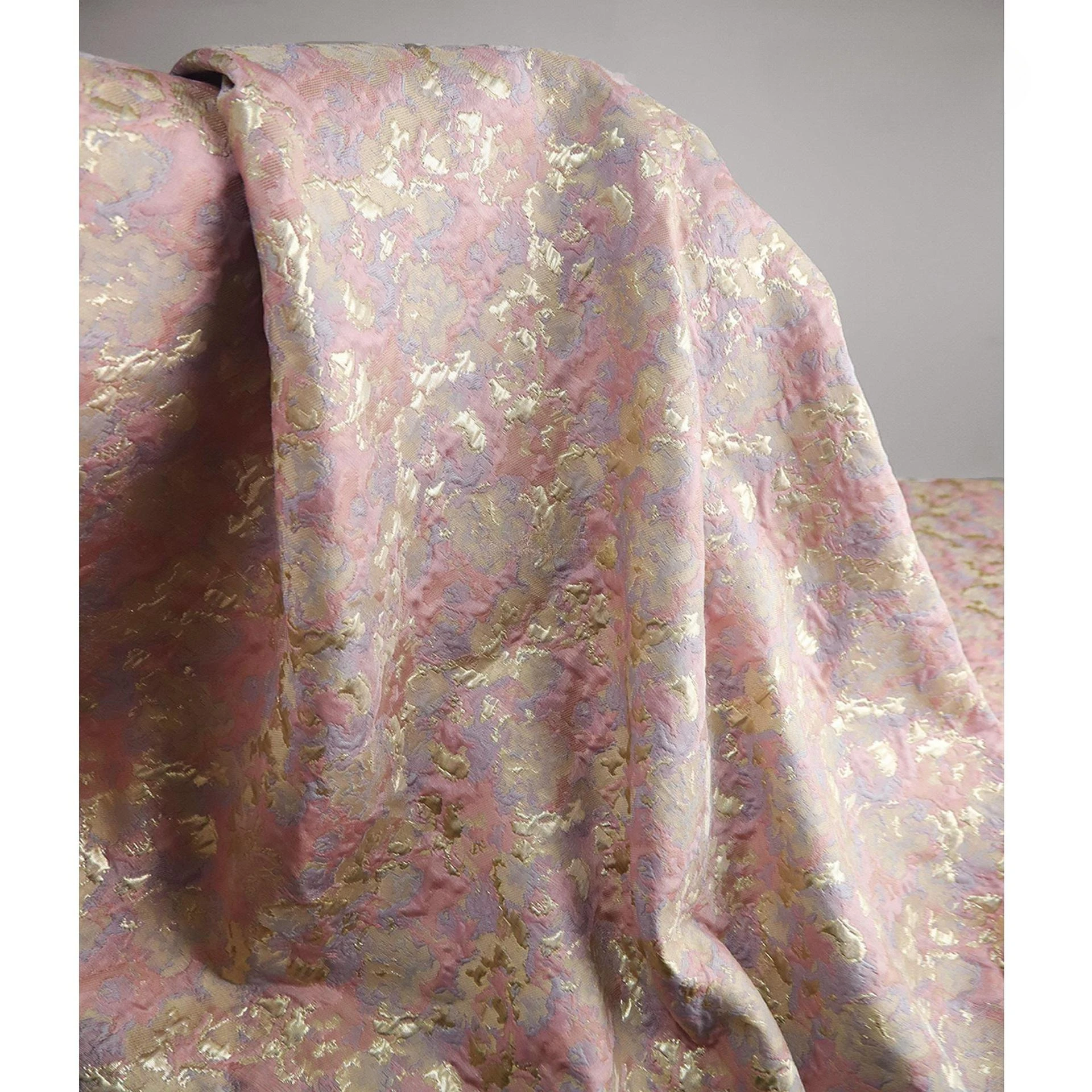 Pink broken gold oil painting three-dimensional jacquard fabric relief sewing half skirt outerwear cheongsam designer fabric