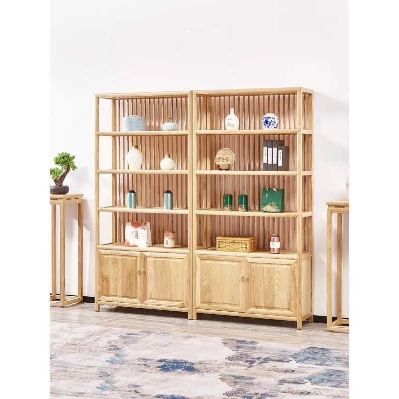 Teevitrine aus Eschenholz