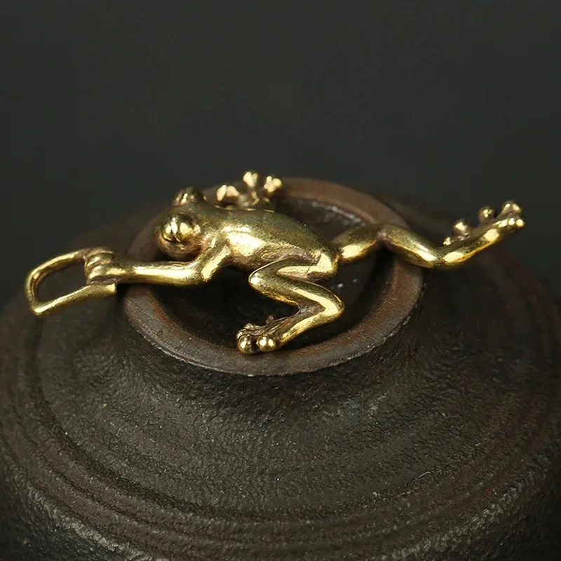 1PC Miniature Solid Brass Leap Frog Sculpture, Multipurpose Pendant Accessory for Car Keys, Tabletop and Home Ornament
