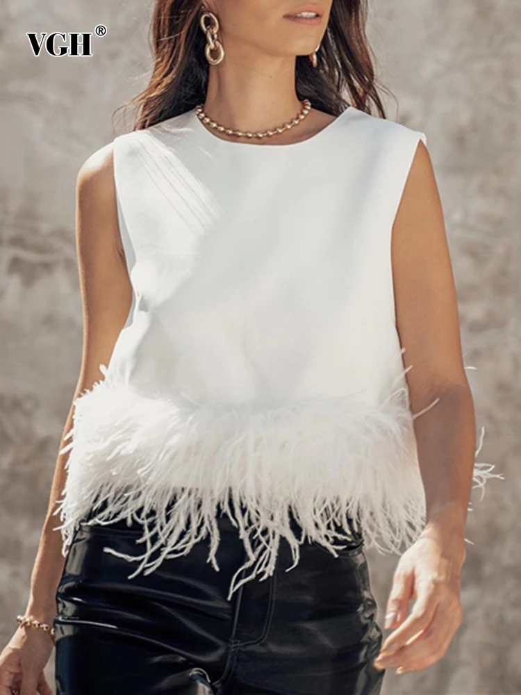 VGH White Chic Patchwork Feather Tank Top For Women Round Neck Sleeveless Casual Tank Tops Female Fashion New Clothes 2024 Style