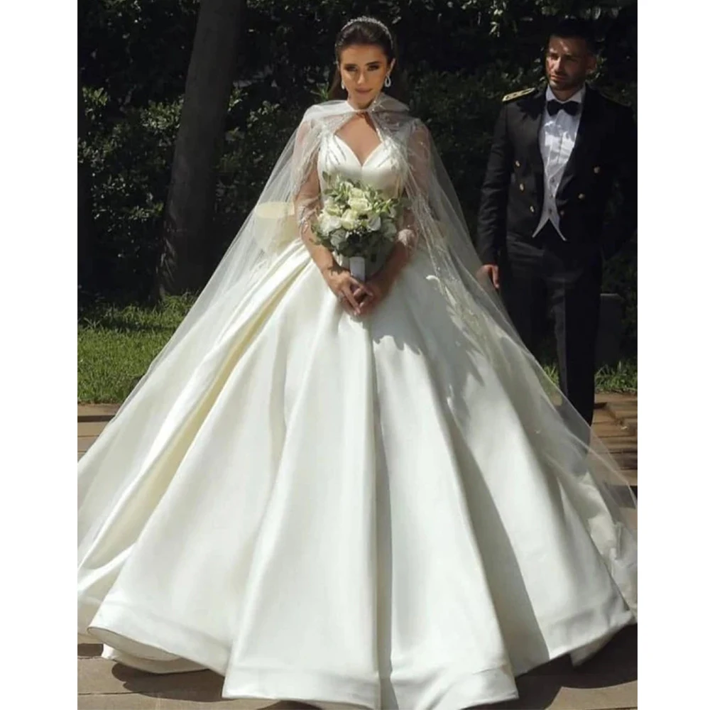 

Elegant A-Line Wedding Dresses Deep V-neck Organza With Appliques V-Neck Illusion Long Lantern Sleeves Court Bridal Gown 2023