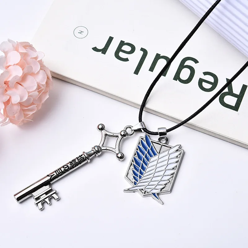 Collar con Colgante de Llave y Logo de los Alas de Reconocimiento de Ataque a los Titanes, Joyería de Anime para Cosplay, Regalo